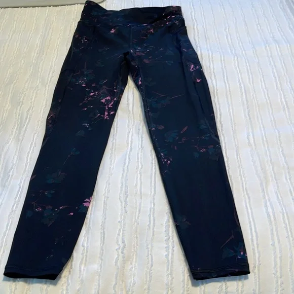 EUC Sweaty Betty - 7/8 leggings XS - Picture 3 of 10